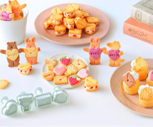 8-Piece Animal Hugs Mini Cookie Cutters with Removable Stamp-Pusher for 3D Baking, Fondant & Chocolate Mold Set - Ideal Creative Gift