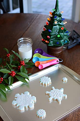 R&M Snowflake Plastic Biscuit & Cookie Cutters 5-Piece Set - Blue & White Nesting Snowflake Cutters 1.375" to 4.25" for Christmas & Winter Baking - style: Snowflake