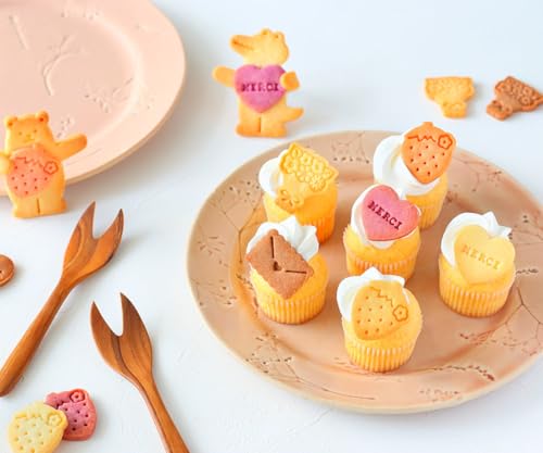8-Piece Animal Hugs Mini Cookie Cutters with Removable Stamp-Pusher for 3D Baking, Fondant & Chocolate Mold Set - Ideal Creative Gift