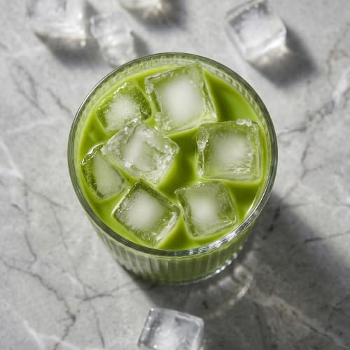 Ice Cube Tray with Lids, Small Silicone Molds for Cocktails & Drinks - color: Green