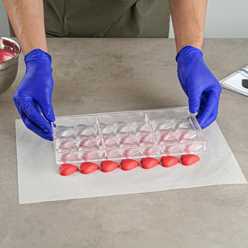 Restaurantware-Pastry Tek 10.8 x 5.3 Inch Chocolate Shaping Mold, 1 Freezable Candy Mold - 21 Cavities, Heart-Shaped, Clear Polycarbonate, For Chocolate, Dishwashable, Easy To Release - size: 1 Count | 10.8 x 5.3 Inch, style: Heart