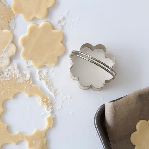 ALLTOP Scalloped Biscuit Cutters with Handle, Flower Shaped - style: Plum Blossom