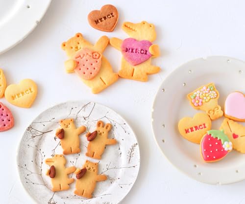 8-Piece Animal Hugs Mini Cookie Cutters with Removable Stamp-Pusher for 3D Baking, Fondant & Chocolate Mold Set - Ideal Creative Gift