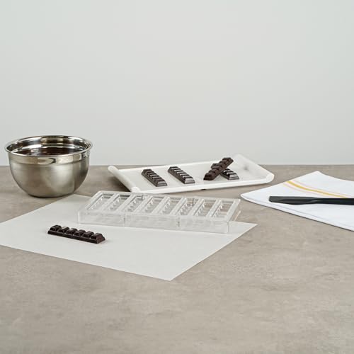 Restaurantware-Pastry Tek 10.8 x 5.3 Inch Chocolate Bar Mold, 1 Dishwashable Chocolate Mold - 8 Cavities, Freezable, Clear Polycarbonate, For Protein and Energy Bar, Candy, Easy To Release