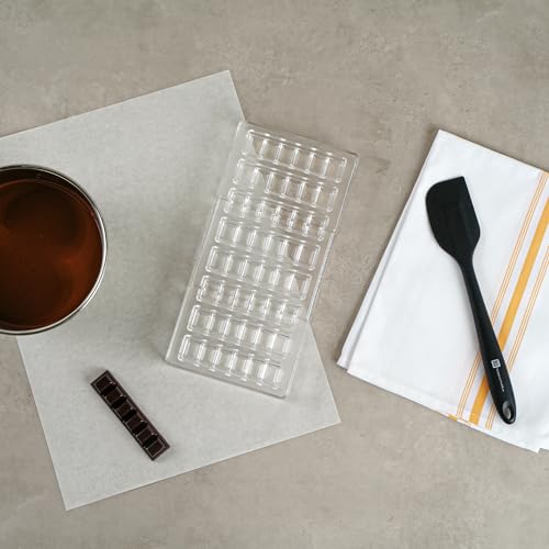 Restaurantware-Pastry Tek 10.8 x 5.3 Inch Chocolate Bar Mold, 1 Dishwashable Chocolate Mold - 8 Cavities, Freezable, Clear Polycarbonate, For Protein and Energy Bar, Candy, Easy To Release