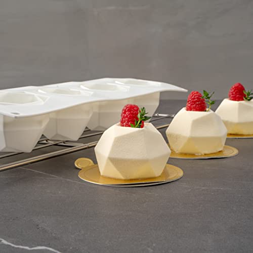 Restaurantware-Pastry Tek 8 Cavities Diamond Mold, 1 Oven-Ready Baking Mold - Flexible, Freezable, White Silicone Chocolate Mold, Easy Release, For Baking Treats