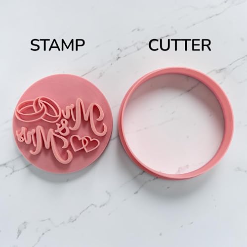 3D Mr. or Mrs. Cookie Cutter and Stamp, ideal for weddings, civil weddings, engagement parties, 8cm (3.15 inch) Mr. and Mrs. circular mold for fondant, cookies, crafts and any cold dough. - color: Mr o Mrs