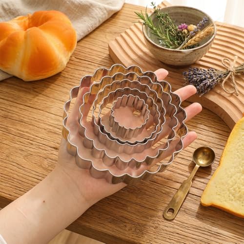 5 Pce Fluted Round Cookie Cutter Set, Circle Shaped Geometric Circle Cookie Cutter for Kitchen Baking, Donut Cutter Ring Scalloped Edge Wavy, Stainless Steel, (1.6", 2", 2.4", 2.8", 3.1")