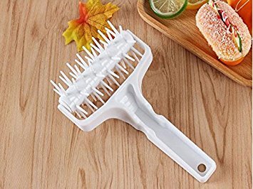 i Kito Plastic Pizza Pie Pastry Dough Docker Pizza Roller Dough Pitter Baking Tool