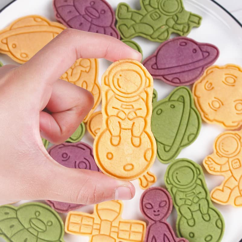 8pcs Cute Astronaut Cookie Cutters,Spacecraft Cookie Stamps Set (Astronaut) - color: Astronaut