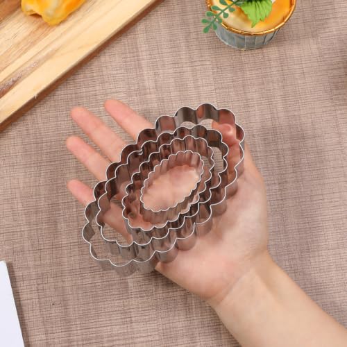 4 Pcs Scalloped Cookie Cutter Set, Assorted Sizes, 5, 4, 3, 2 Inch