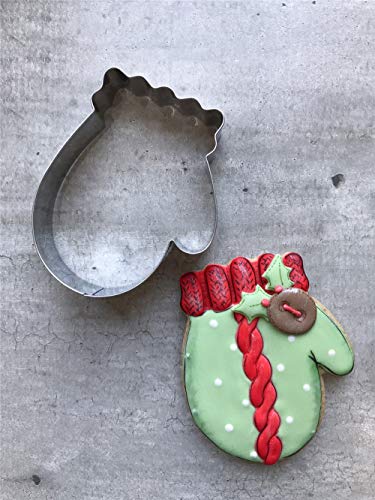 LILIAO Winter Holiday Christmas Cookie Cutter Set, 4 Piece