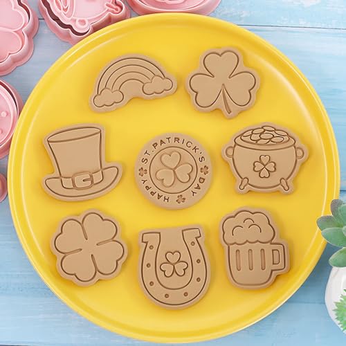 St. Patrick's Day Cookie Cutters, 8Pcs 3D Plastic Cookie Molds Cartoon Shamrock Four Leaf Clover Horseshoe Biscuit Cutters for Irish Holiday Party Baking Cutting Tool (D8) - color: D8