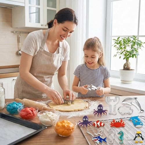 HENGYID Animal Cookie Cutter Set - 9 PCS Stainless Steel Shaped Cookie Candy Food Cutters Molds for DIY, Kitchen, Baking, Cake, Holiday Celebration, Kids Animal Themed Birthday Party (Ocean) - color: Ocean