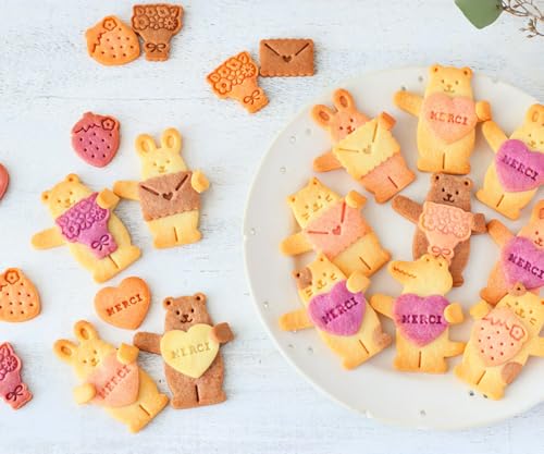 8-Piece Animal Hugs Mini Cookie Cutters with Removable Stamp-Pusher for 3D Baking, Fondant & Chocolate Mold Set - Ideal Creative Gift