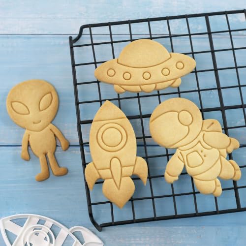 4Pcs Space Cookie Cutters 3D Astronaut UFO Rocket Alien Baking Tools - color: Space