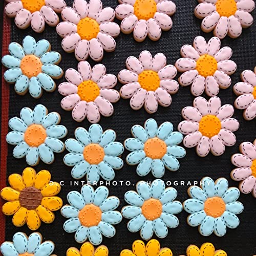 5Pcs Spring Flowers Cookie Cutters, Sunflower Dasiy Rose Tulip Shapes Biscuits Molds Stainless Steel Cutter Set for Mother's Day, Father's Day, Valentine's Day, Thanksgiving - color: Flower